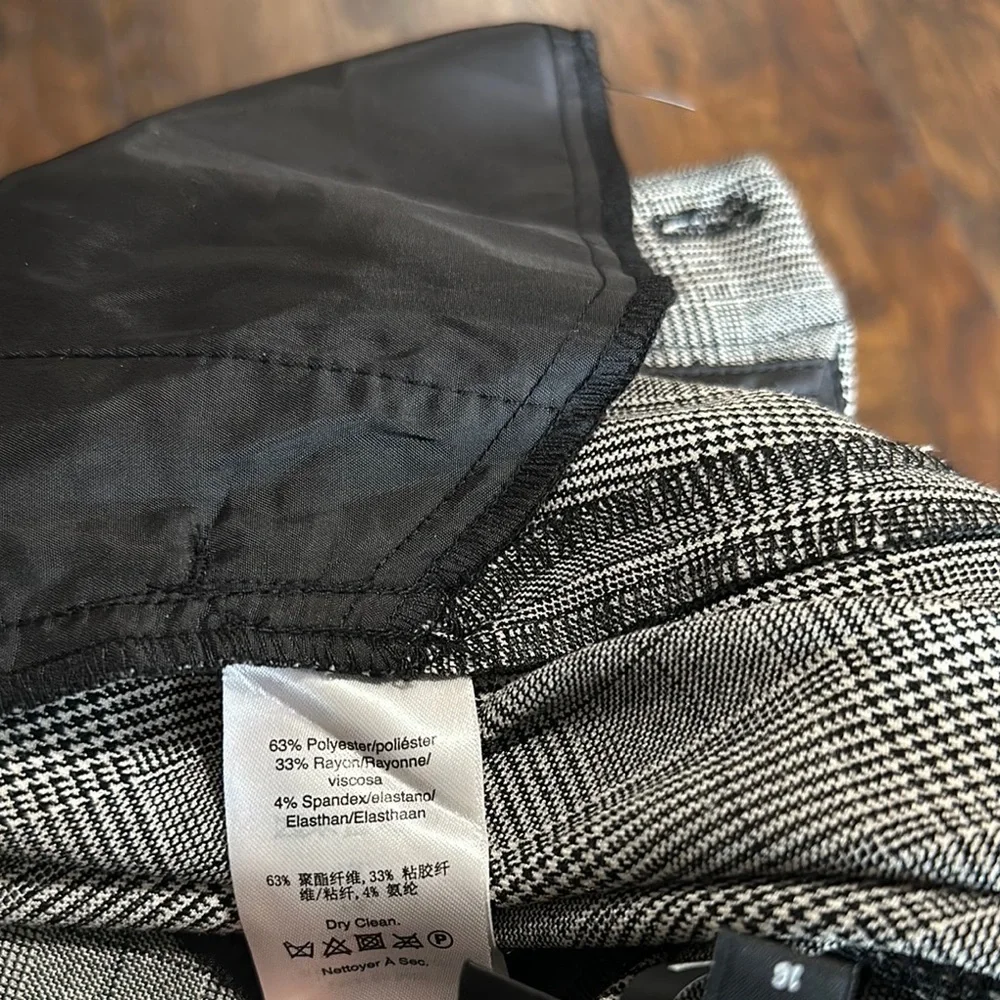 NWOT DKNY Women’s Black & Gray Plaid Wide Leg Pleated Pants
